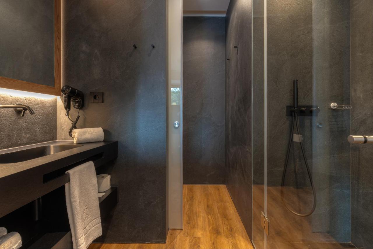 King Room with Spa Bath