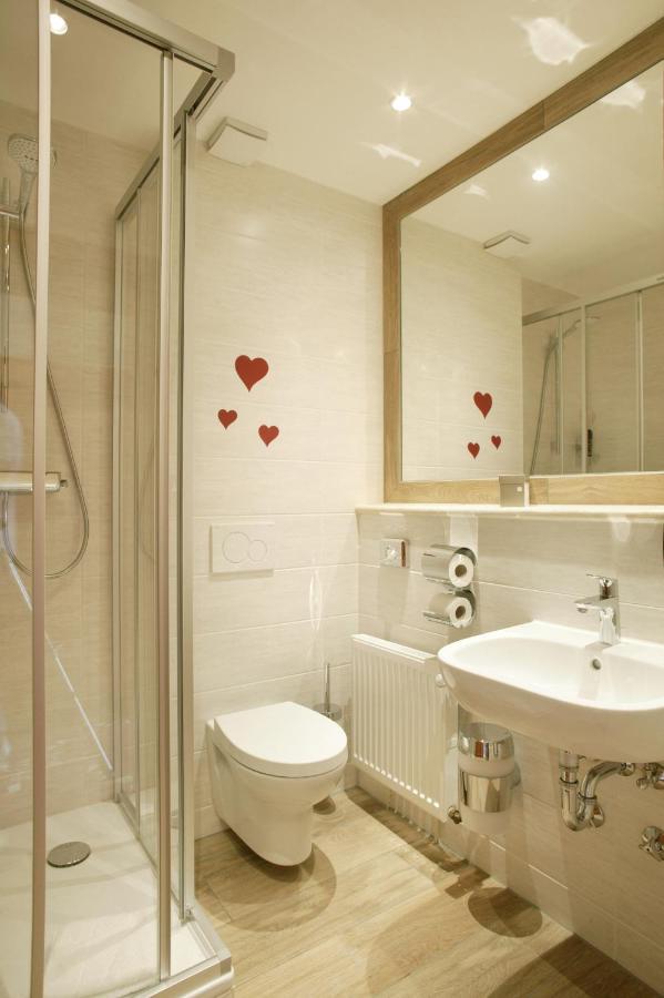 Small Double Room,1175324676:JPEG