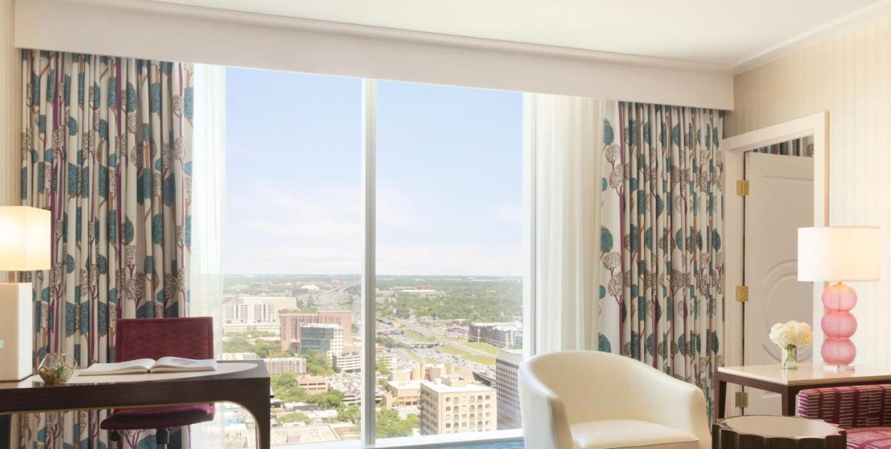 Fairmont Gold One Bedroom Suite 1 King Bed