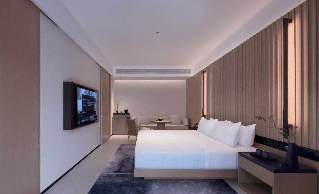 King Room with Mountain View