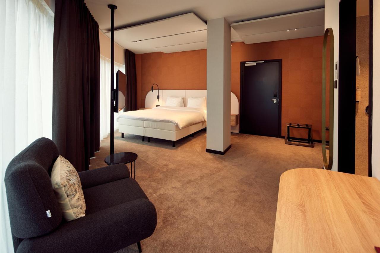 Deluxe Room,1718501472:JPEG