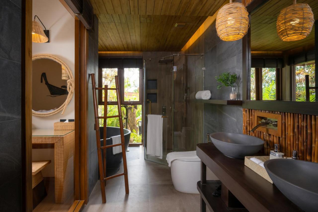 Sinae Premier Pool Suite