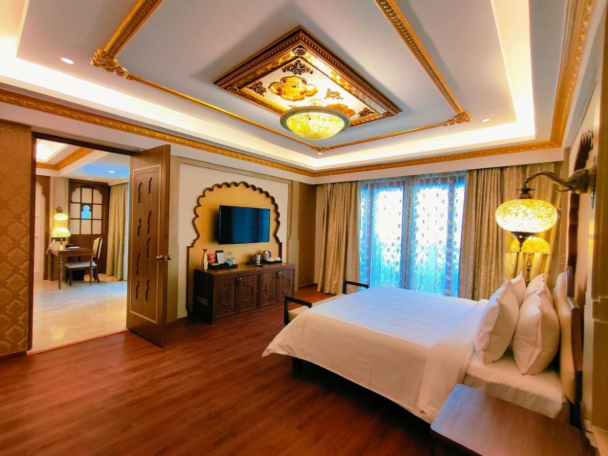 Executive Palace Suite Ground Floor Pool Facing
