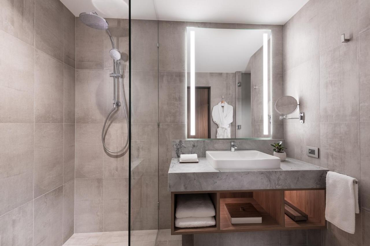 Club Twin Room with River View - Executive Level