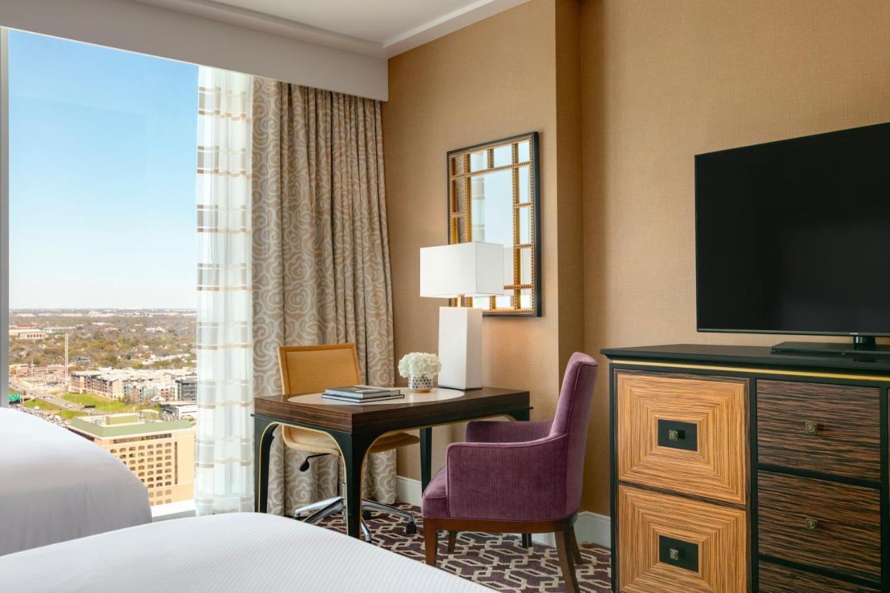 Fairmont Gold Room 2 Queen Beds
