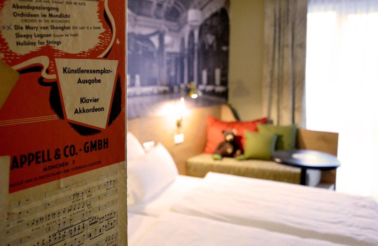 Doppelzimmer „MIGHTY" mit Kaffeemaschine und ruhiger Lage