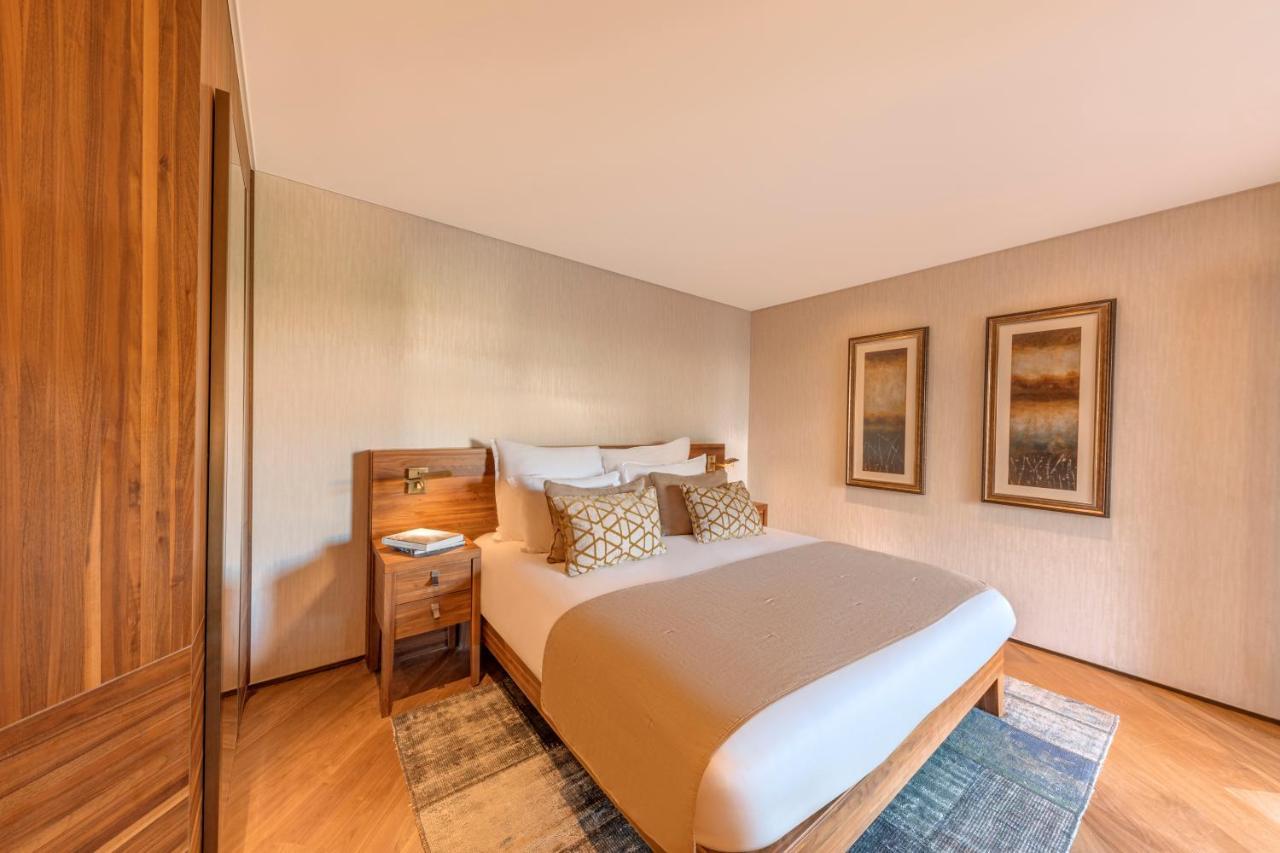 Classic Room Land View