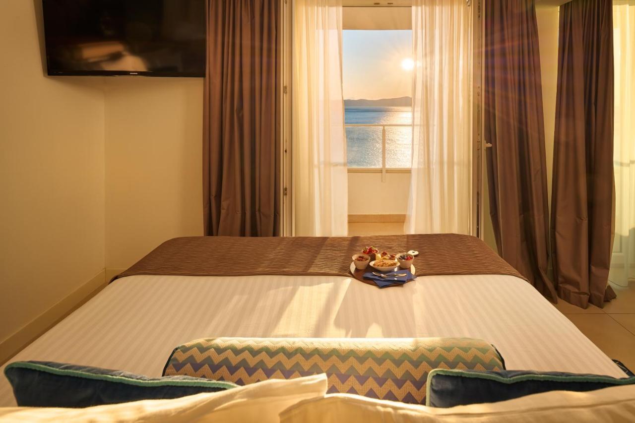 Junior Suite with Balcony and Sea View