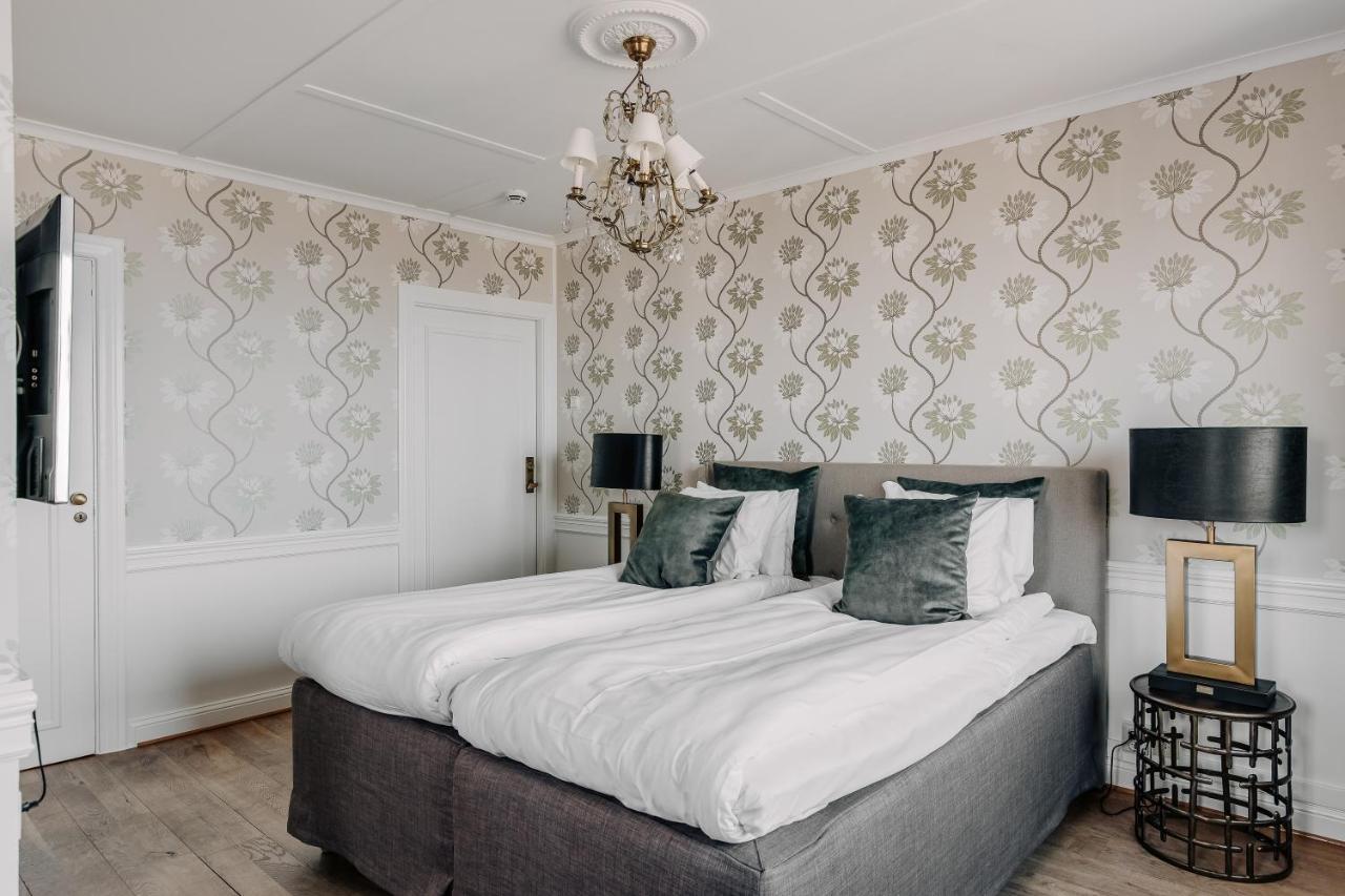 Superior Double or Twin Room Lake View