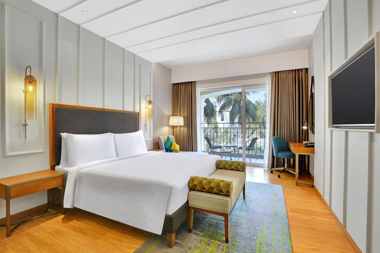 Standard King Room with Balcony - 2 Pints of Beer on Arrival - BOGO offer on selected beverages at Shell Pool Bar till 8 pm