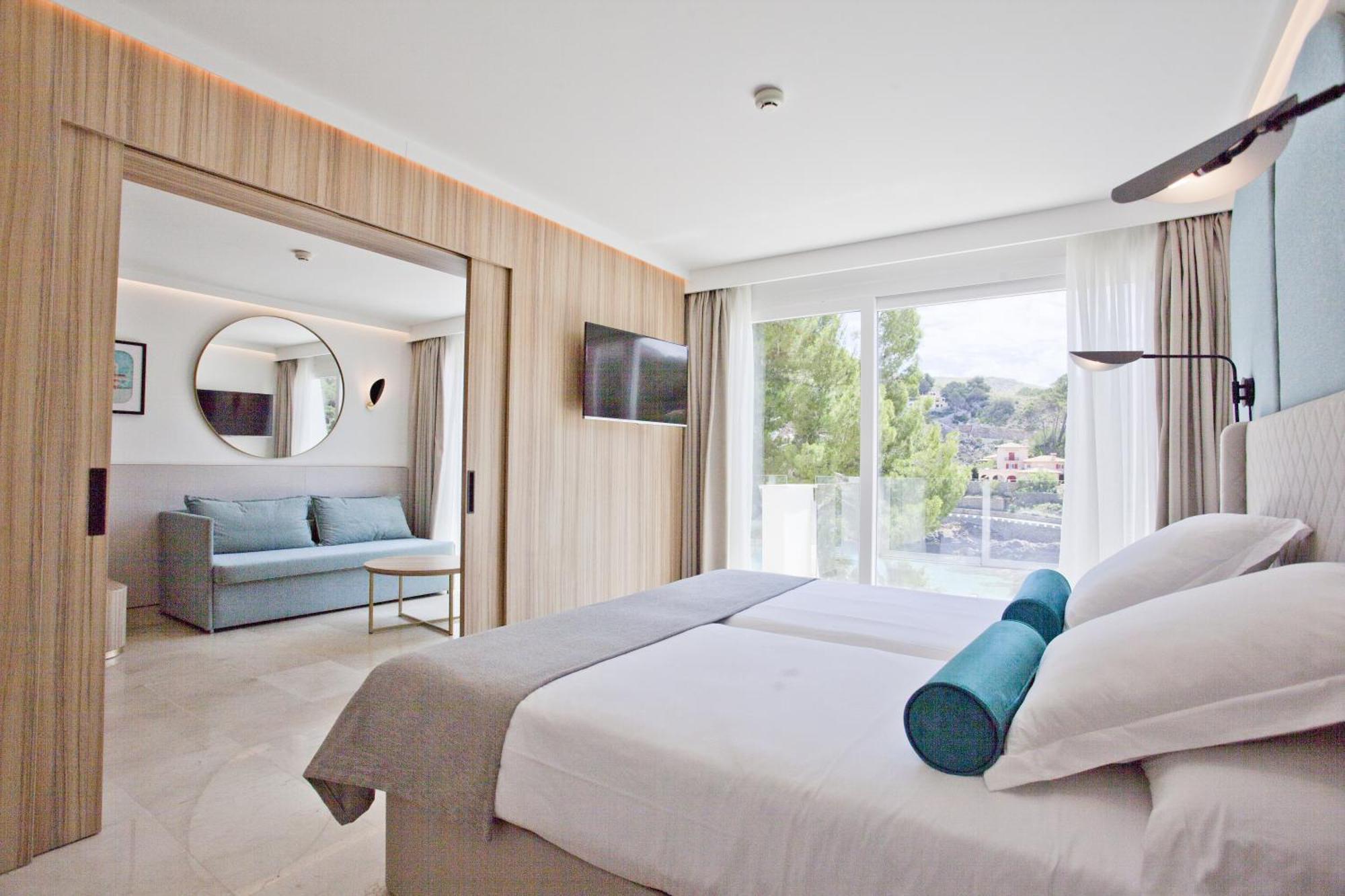 Suite with Sea View (2 Adults),1207514689:JPEG