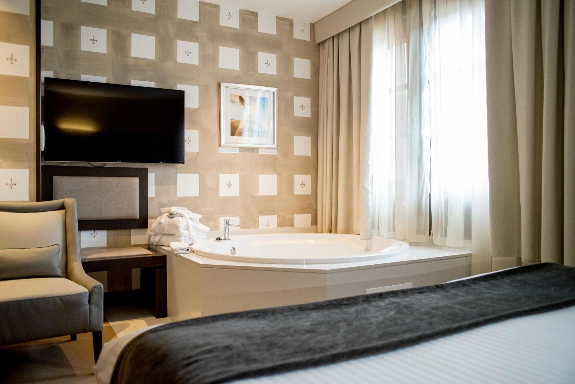 Comfort Double Room Hot Tub