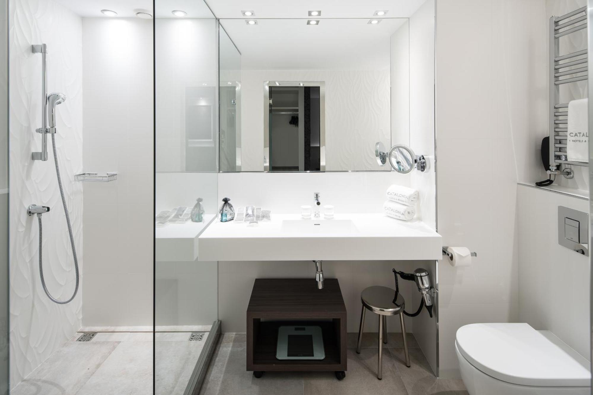 Triple Room (2 Adults + 1 Child)