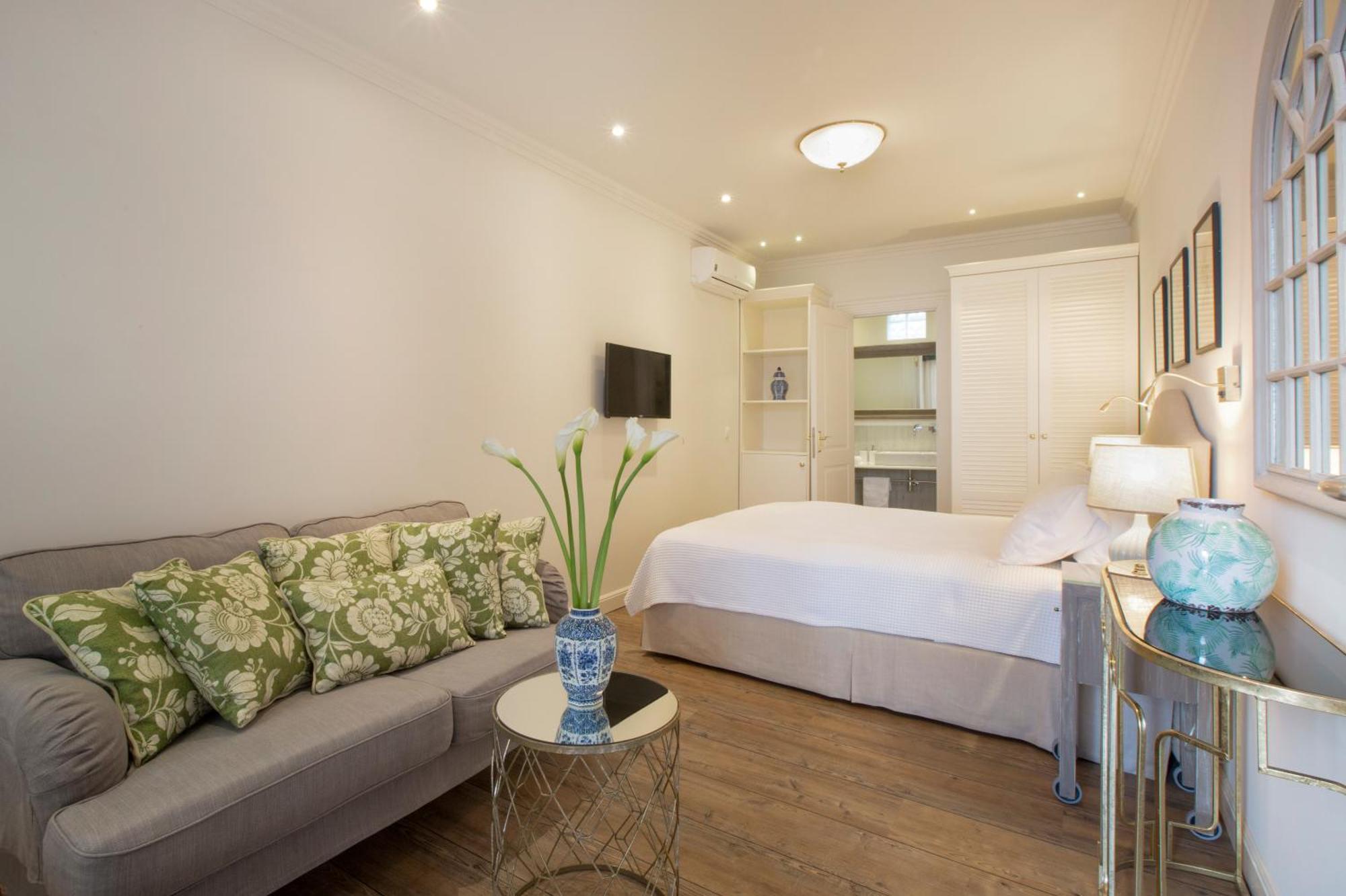 Standard Twin Room with Sea View