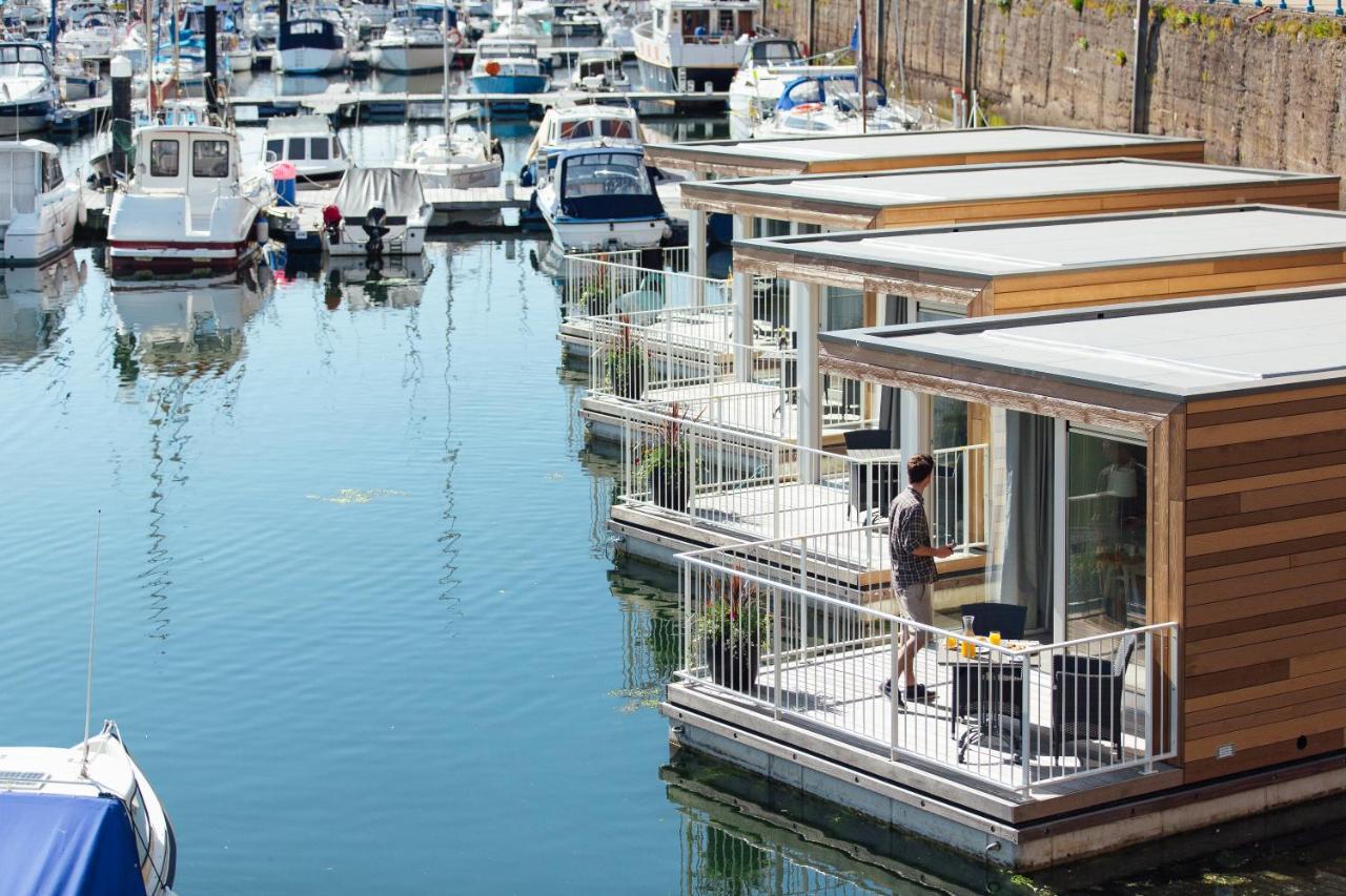 Floating Cabin