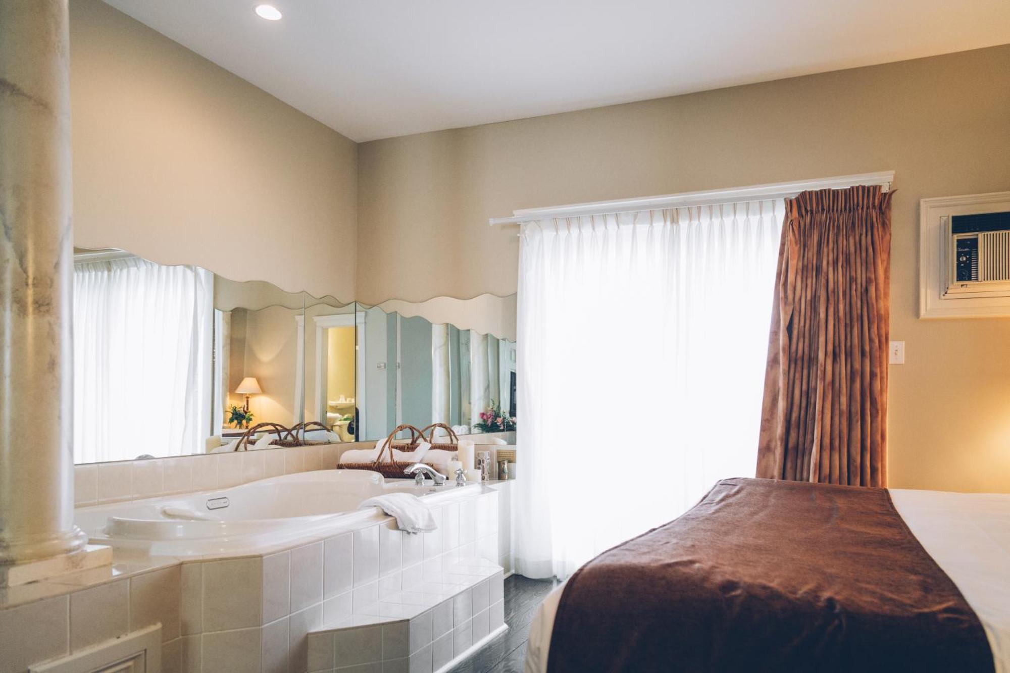 King Suite with Spa Bath