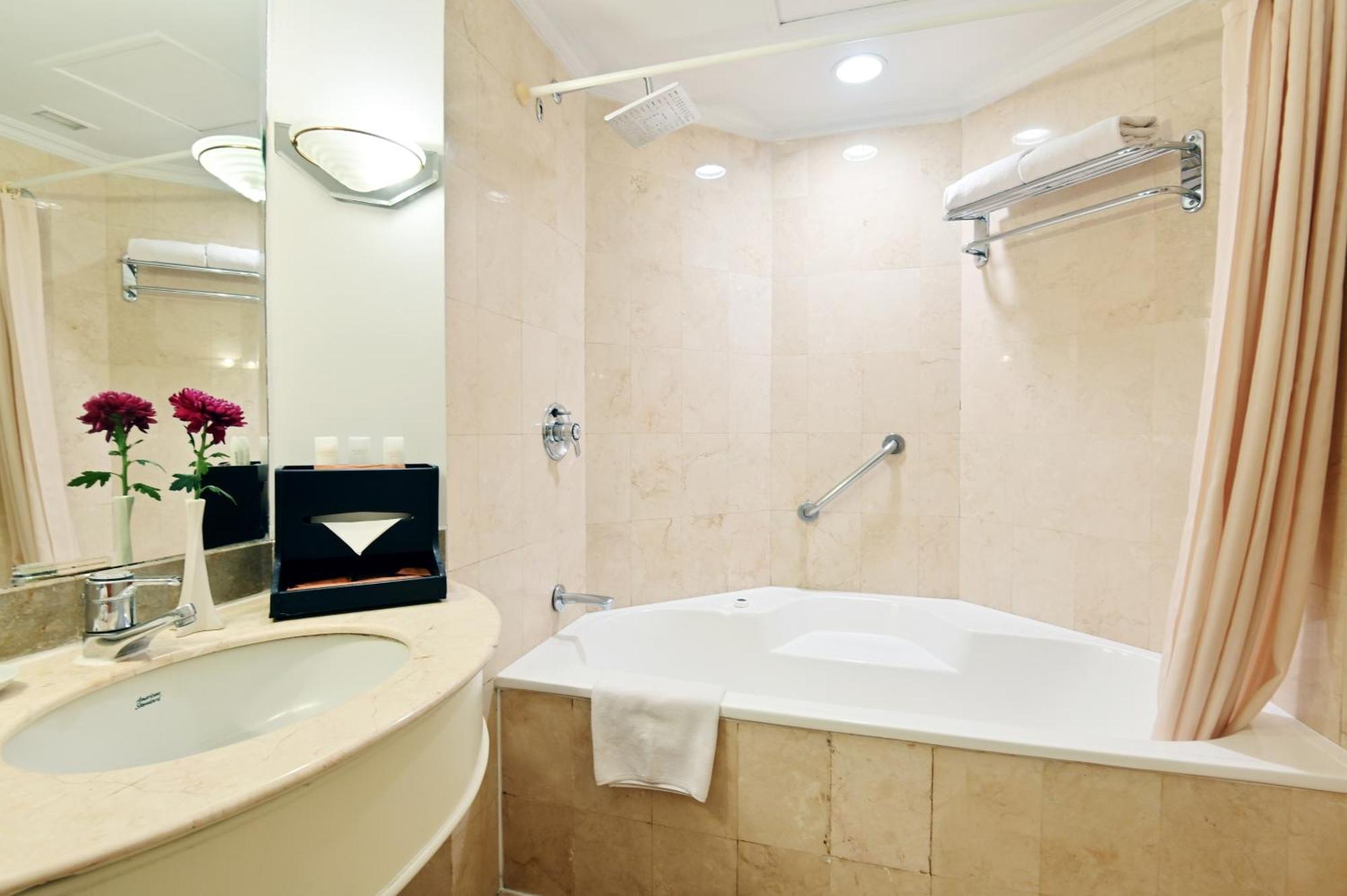 Deluxe Double or Twin Room with Sea View