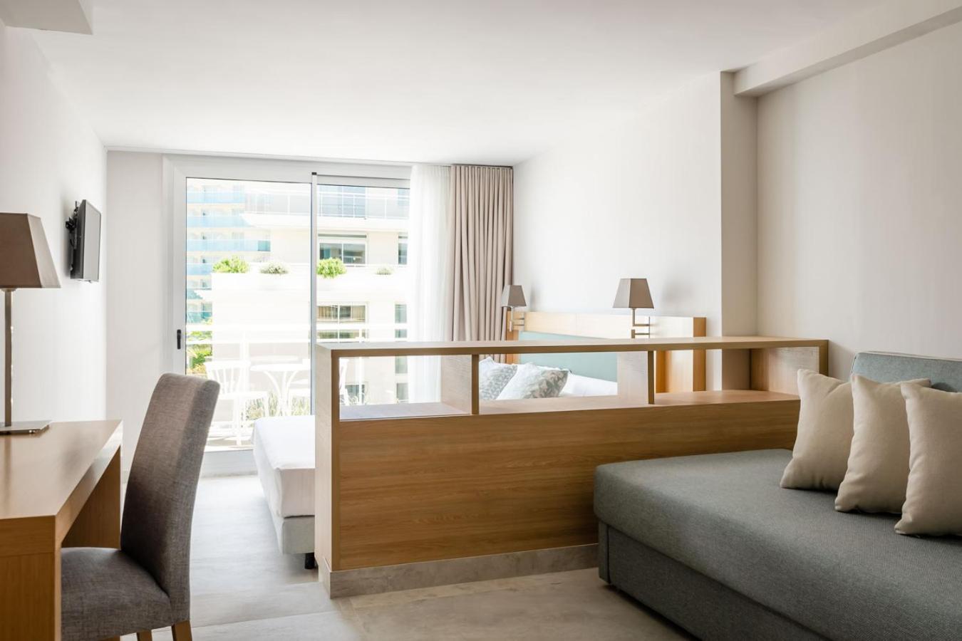 Familienzimmer mit Meerblick (2 Erwachsene + 2 Kinder)