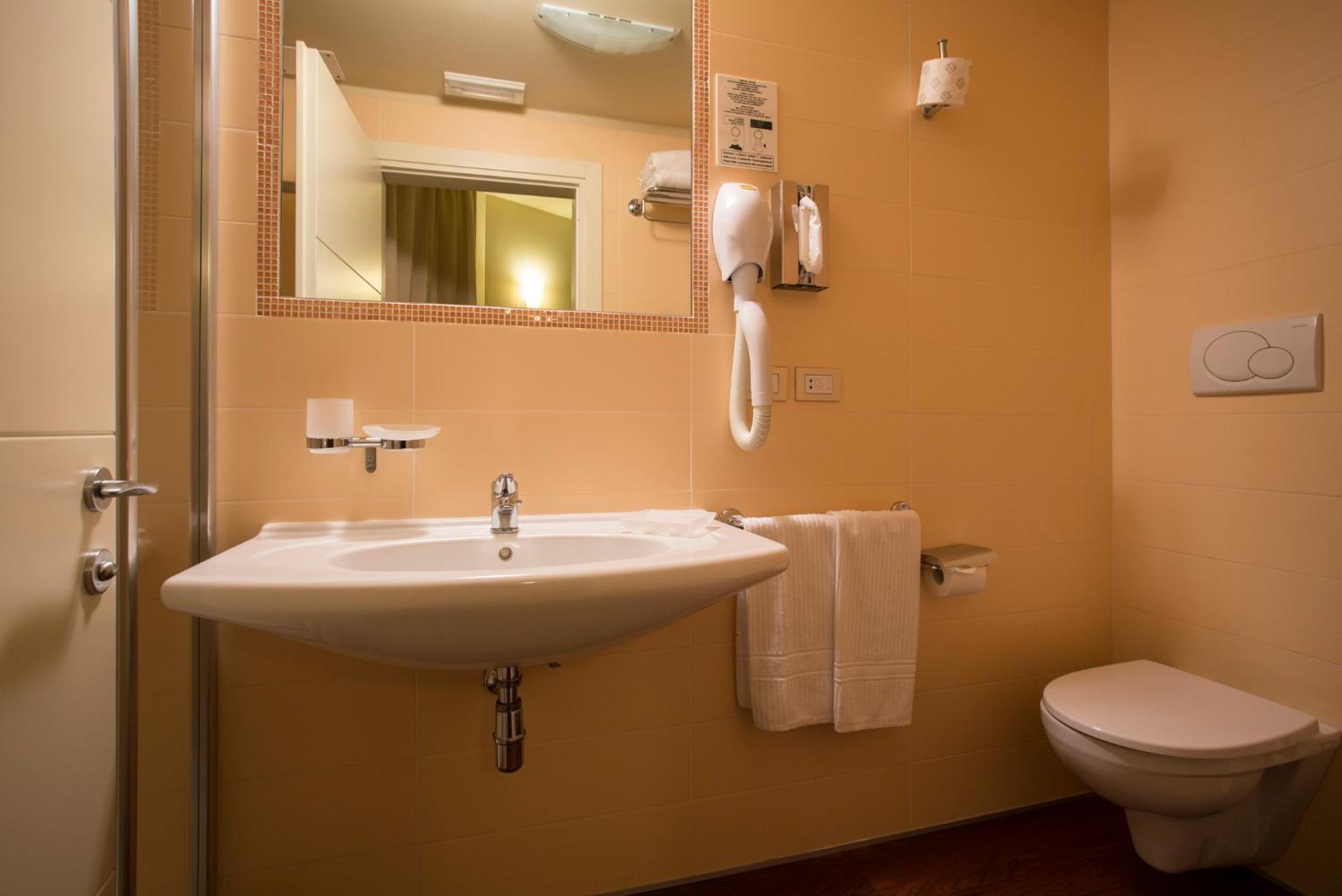 Basic Double Room,1216297762:JPEG