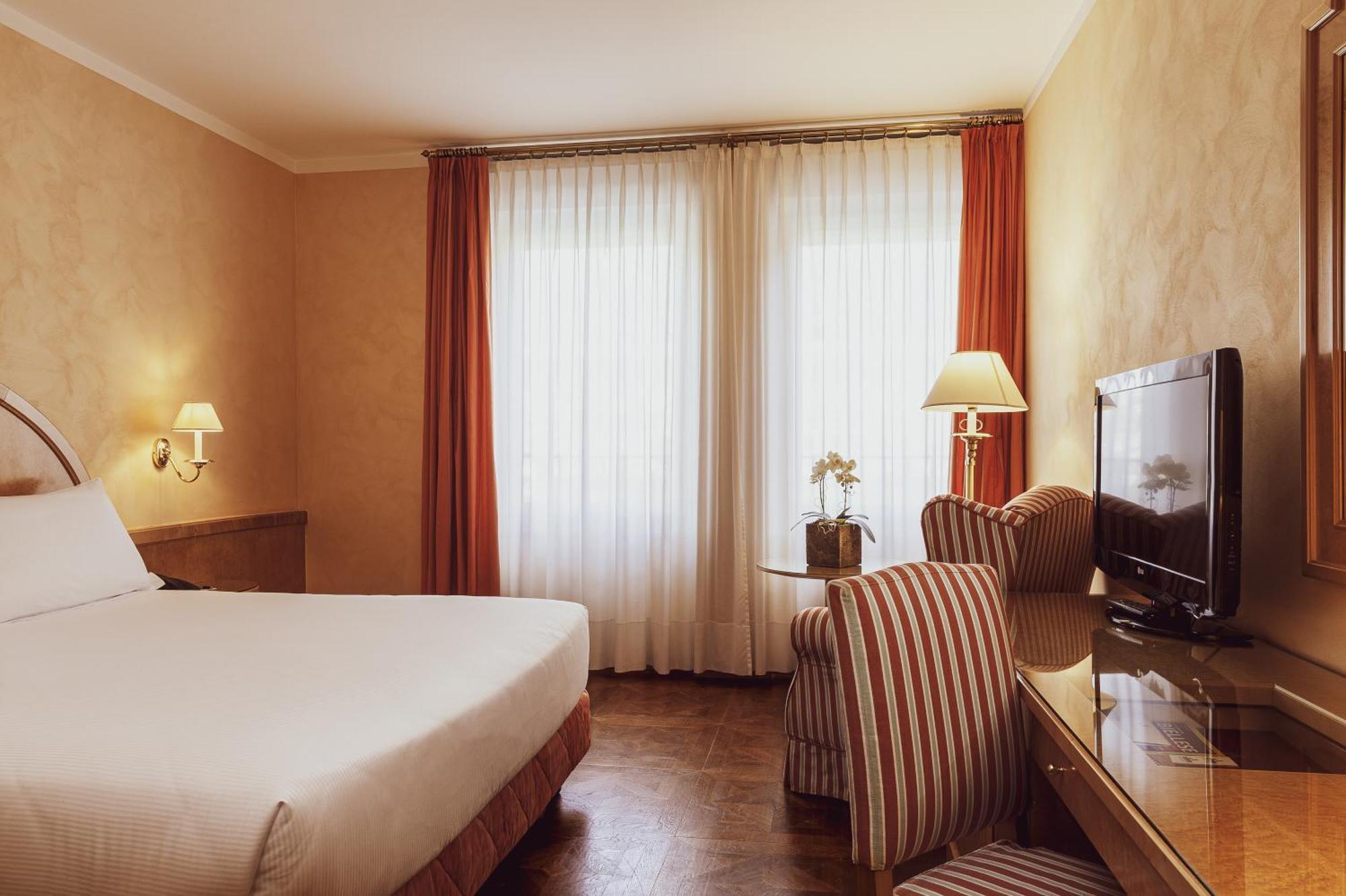 Standard Double or Twin Room,1216479532:JPEG