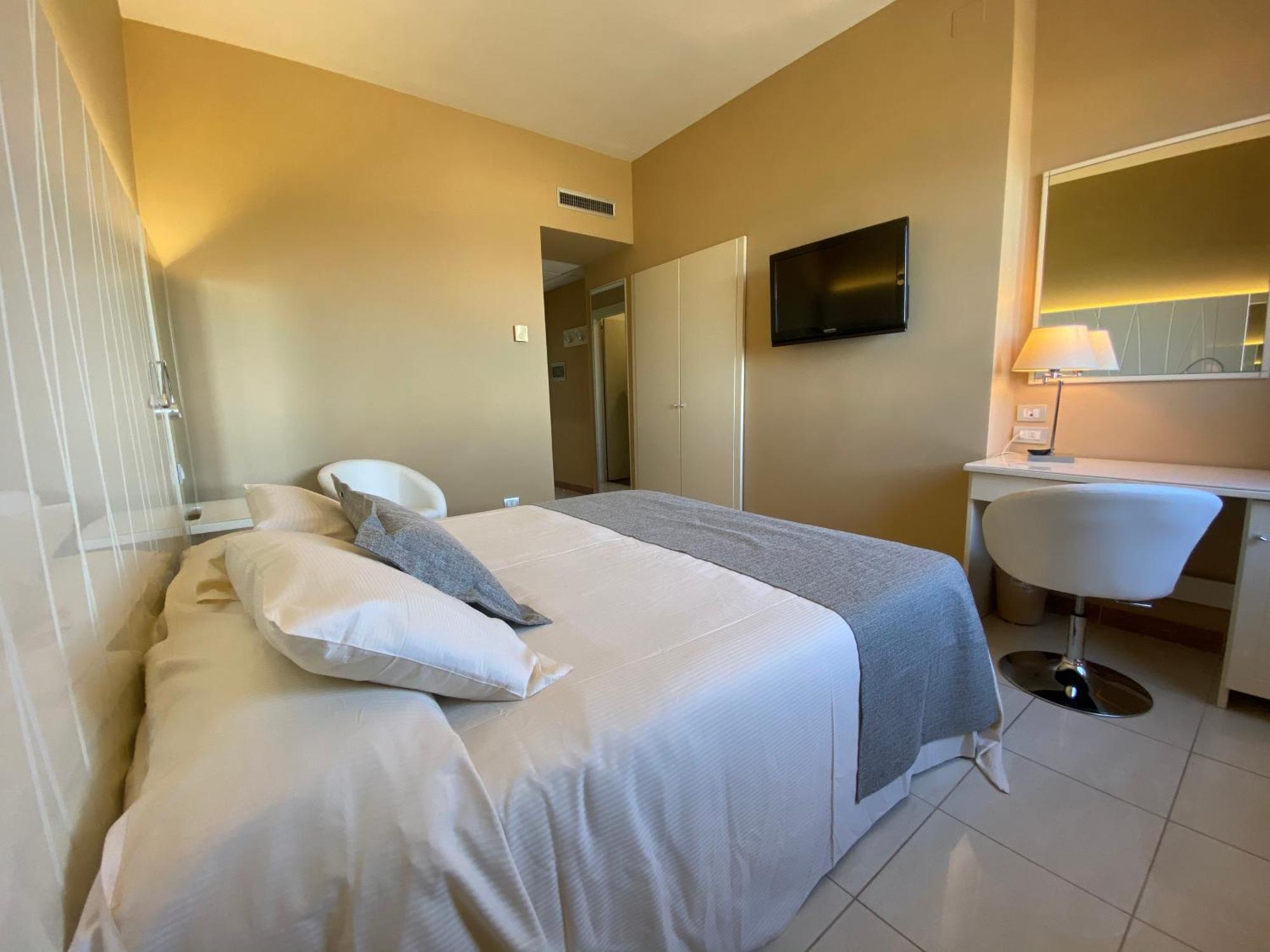 Superior Double or Twin Room with Sea View