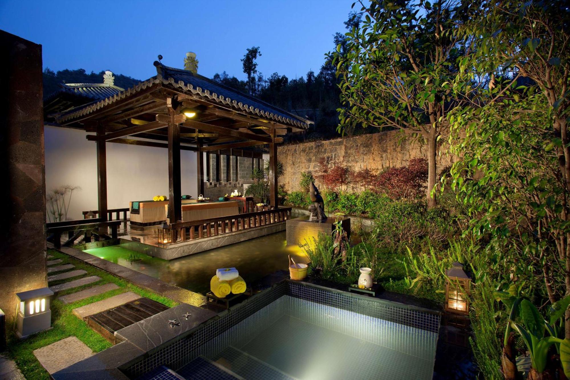 Hot Spring Garden Villa