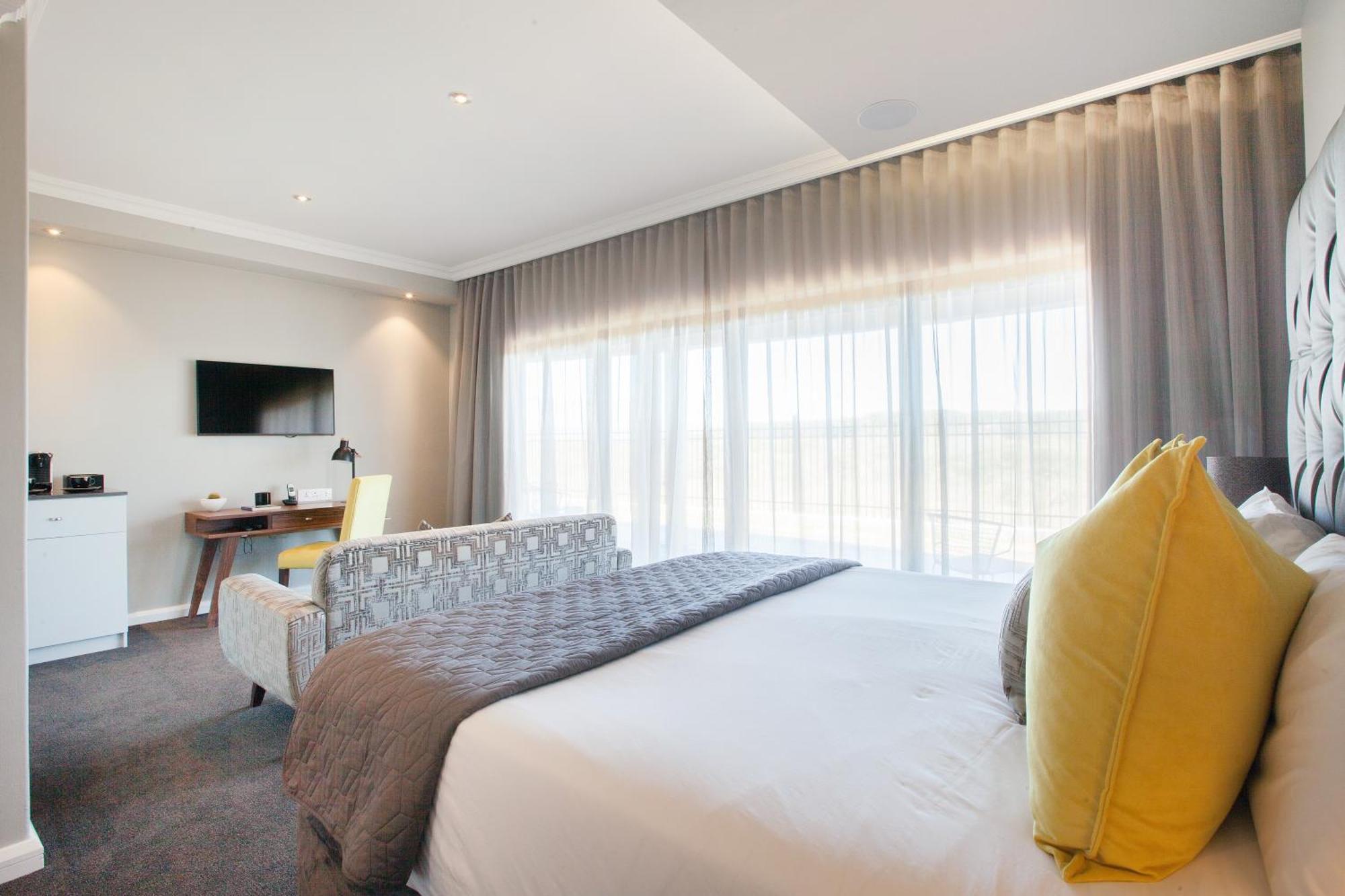 Junior King Suite