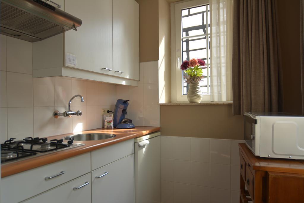 Deluxe One-Bedroom Apartment
