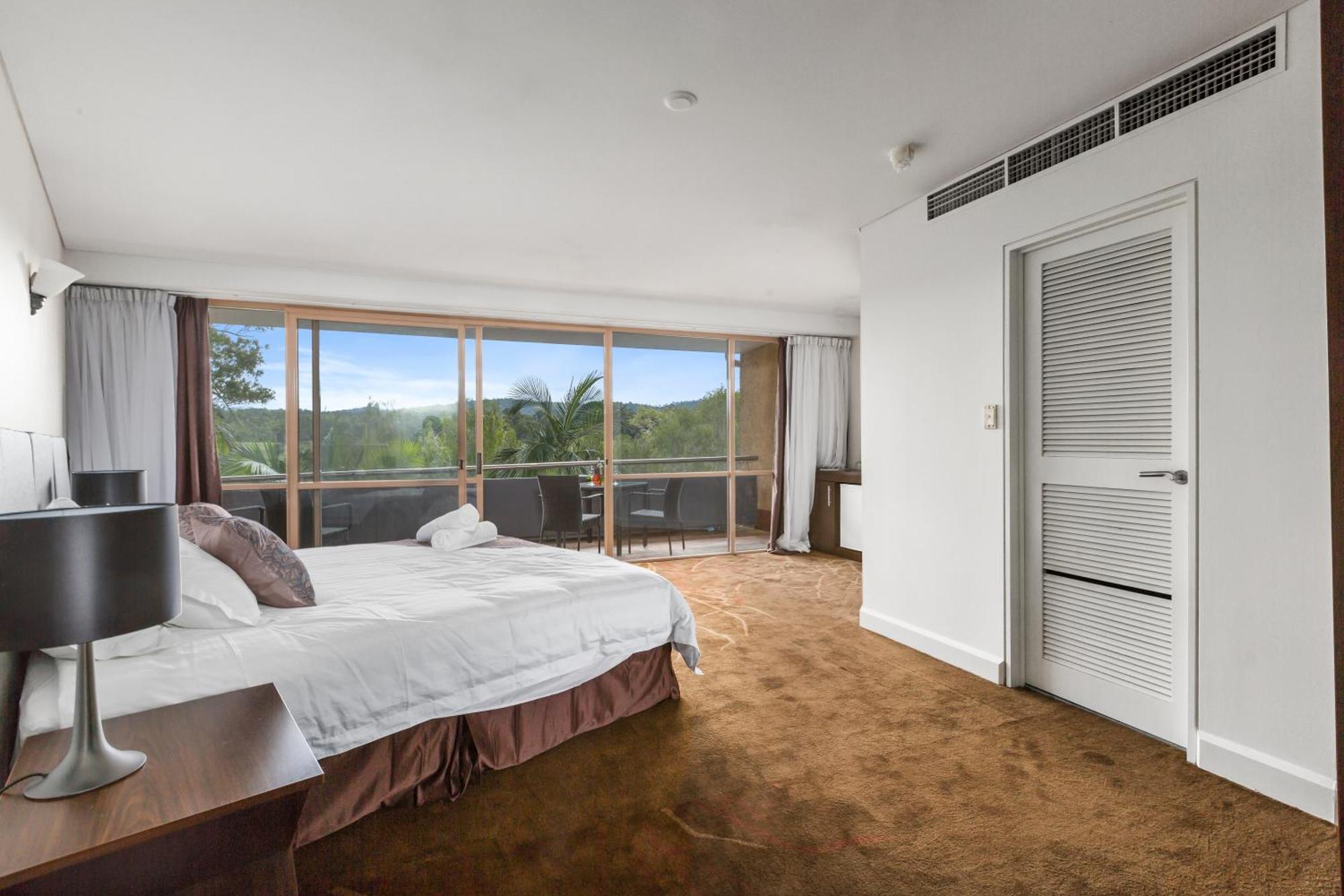 Lower Penthouse Suite