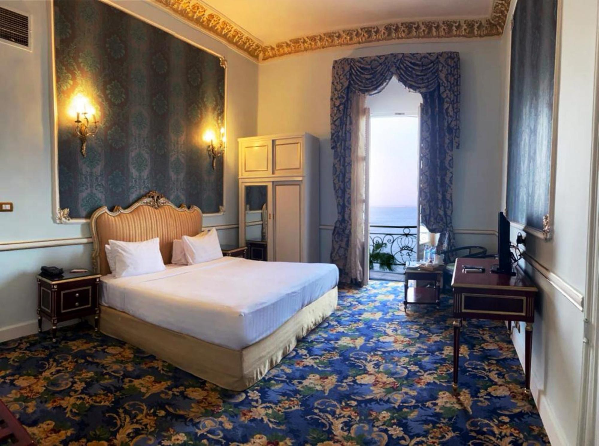 Golden Superior Room Direct Sea View