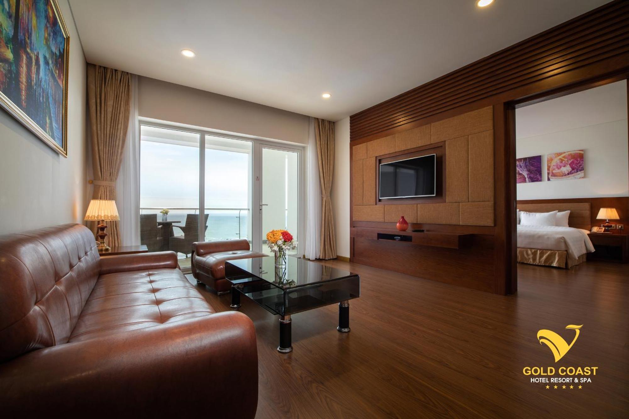Deluxe Suite with Sea View