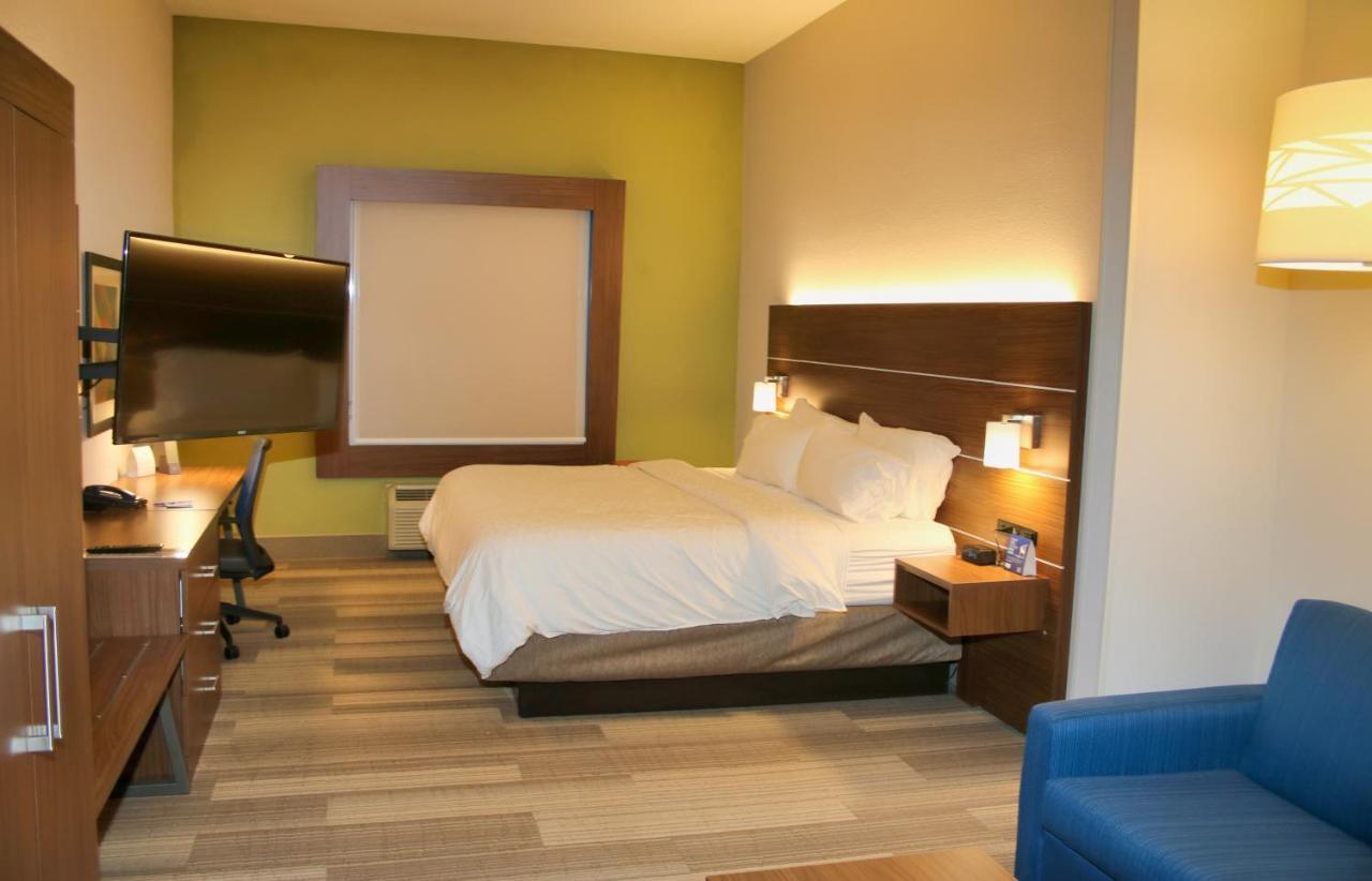 Standard King Room with Shower Bath