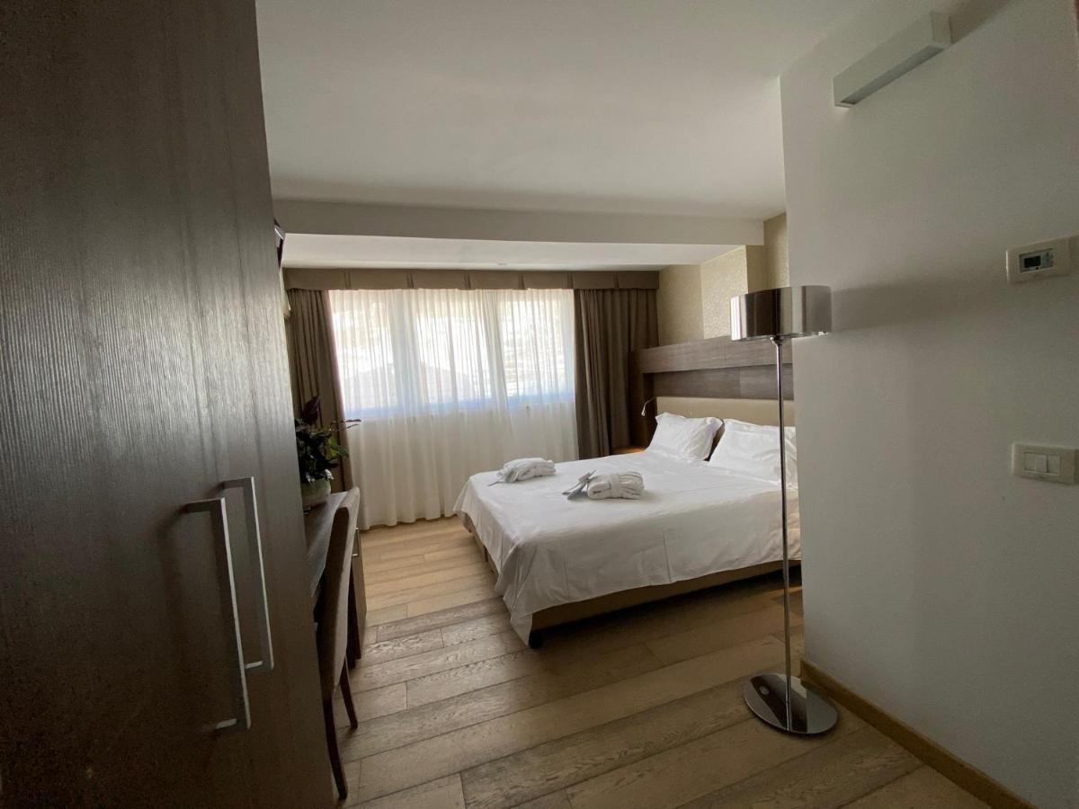 Deluxe Double Room,1231530653:JPEG
