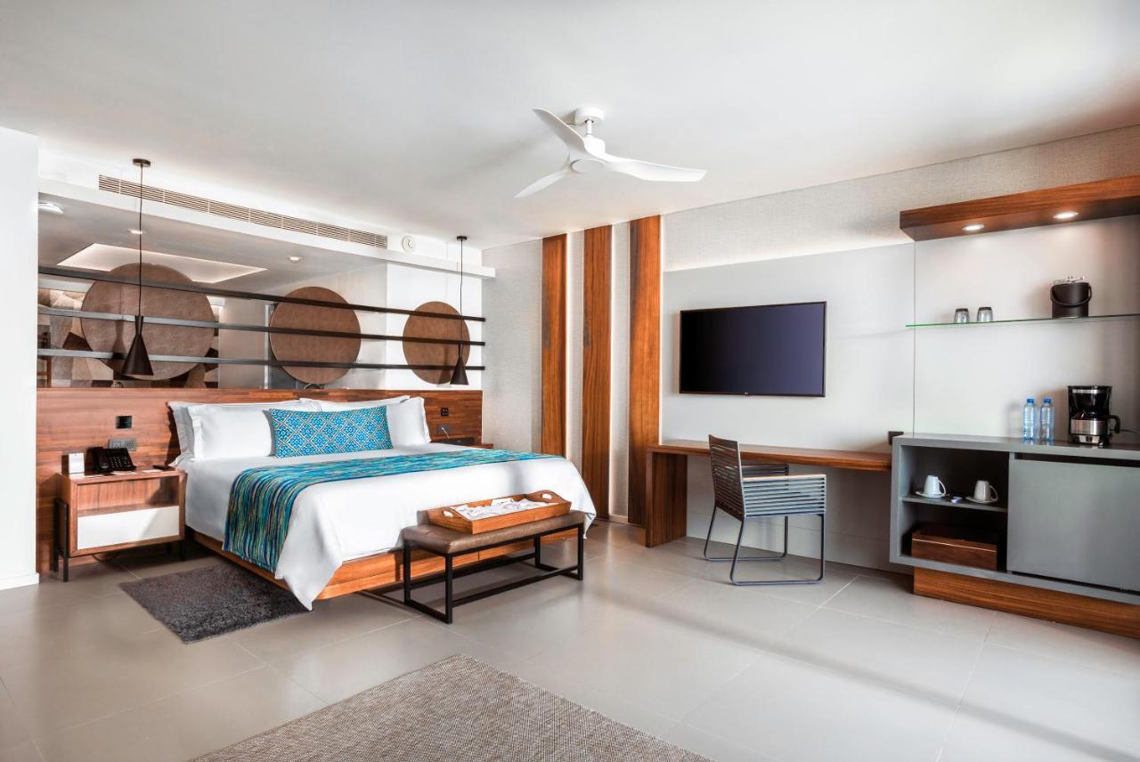 Sky View Suite Rooftop Outdoor Jacuzzi Wifi
