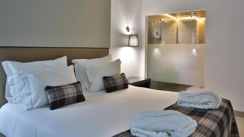 Double Room with Terrace and River View - Ground Floor