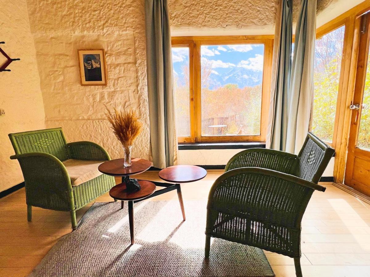 Family Room with Mountain View