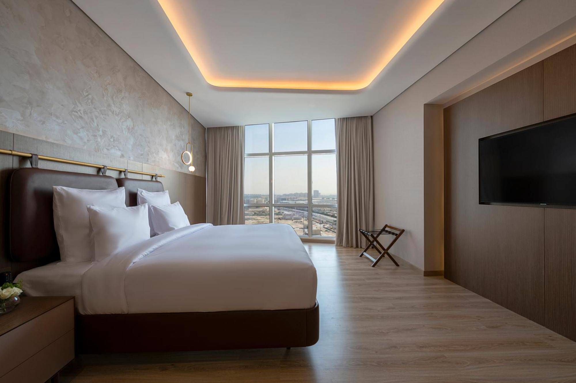 Premium King Suite City View Shuttle to the Beach Mall & Metro Station,1708304539:JPEG