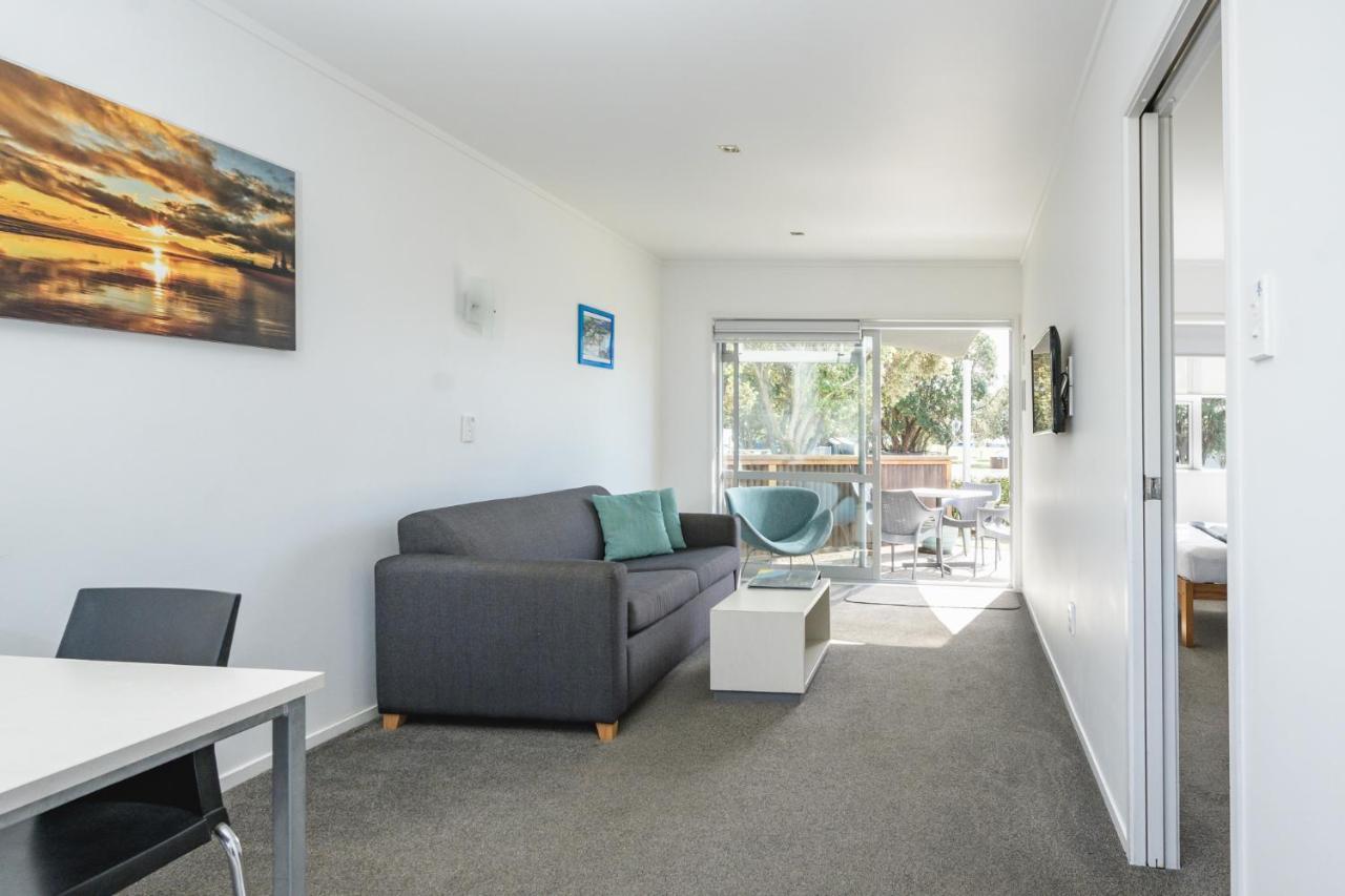 Standard Poolside One-Bedroom Unit