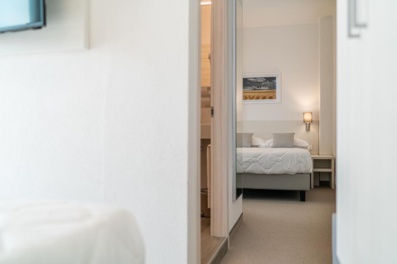 Deluxe Quadruple Room,1244595766:JPEG