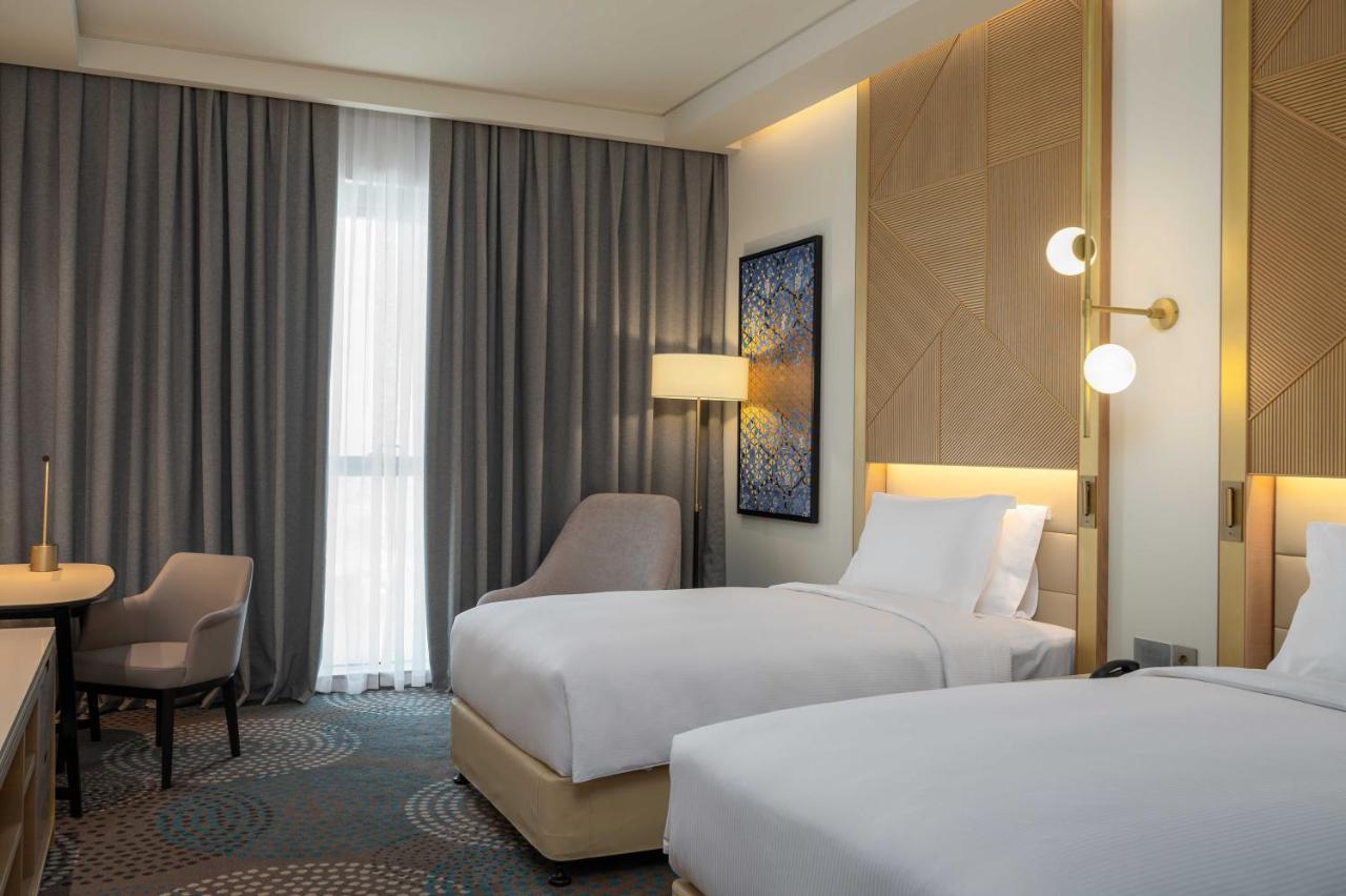 Twin Bed with Lounge Access"Access to exclusive services and benefits in the Lobby Lounge"