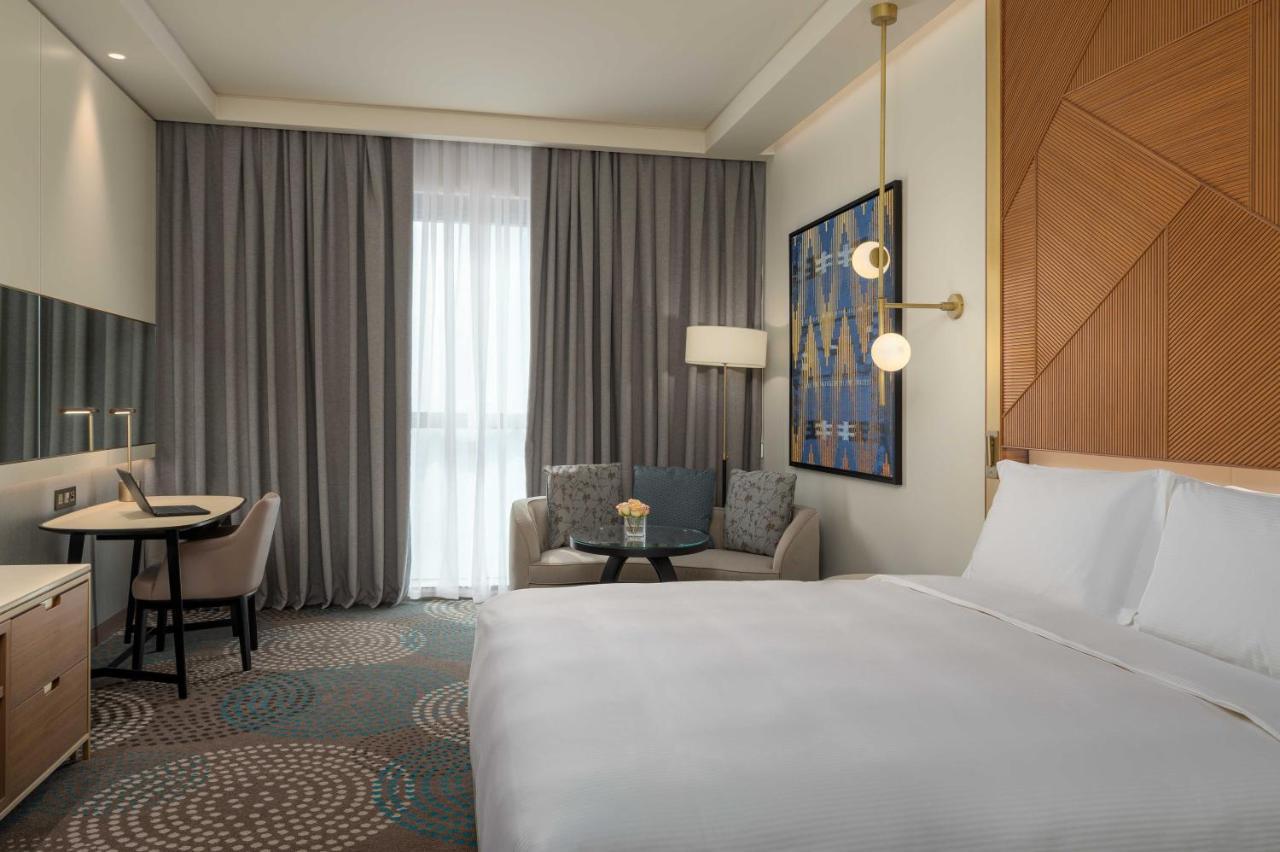 Spacious One Bedroom Suite with Lounge Access "Access to exclusive services and benefits in the Lobby Lounge"