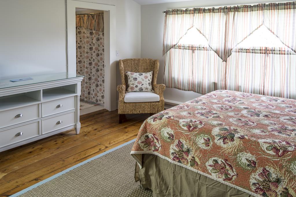 Family Room Bulfinch House