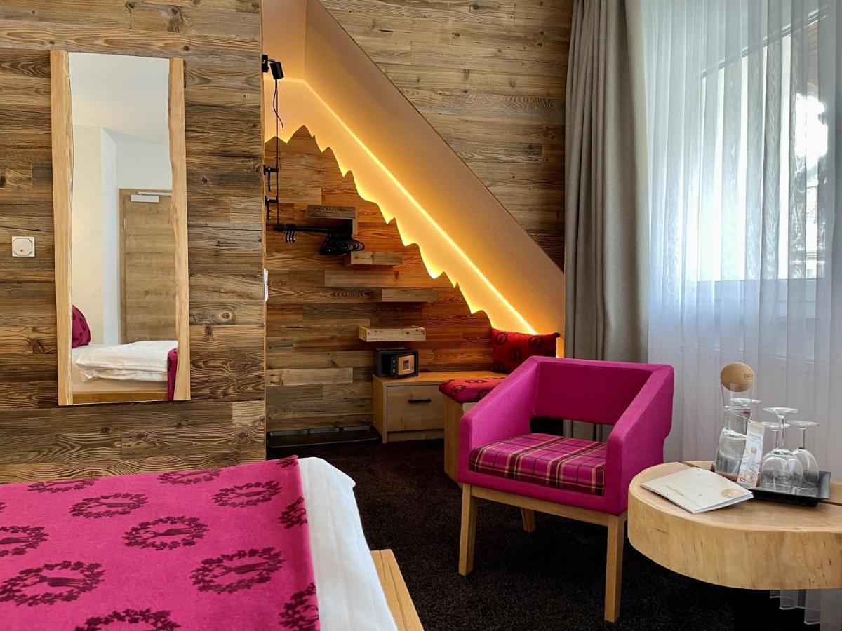 Doppelzimmer mit Balkon