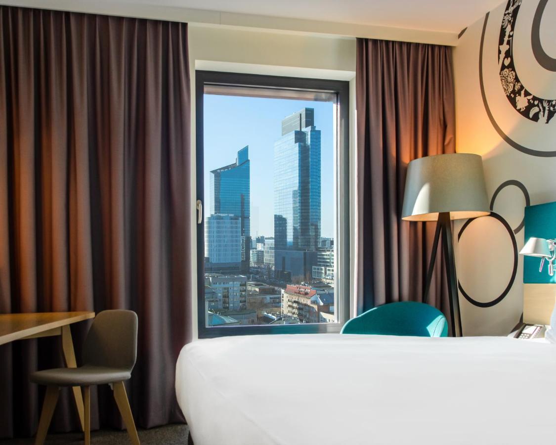 Standard King Room with City View