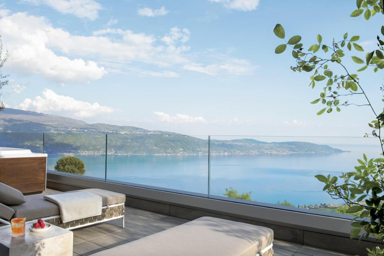 Luxury Suite Jacuzzi Lake View,1773705519:JPEG