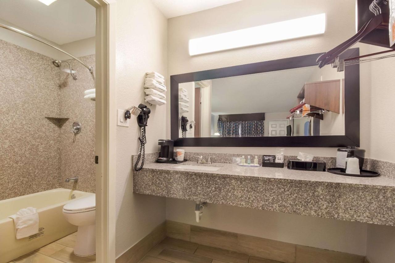 Double Room with Two Double Beds - Non-Smoking