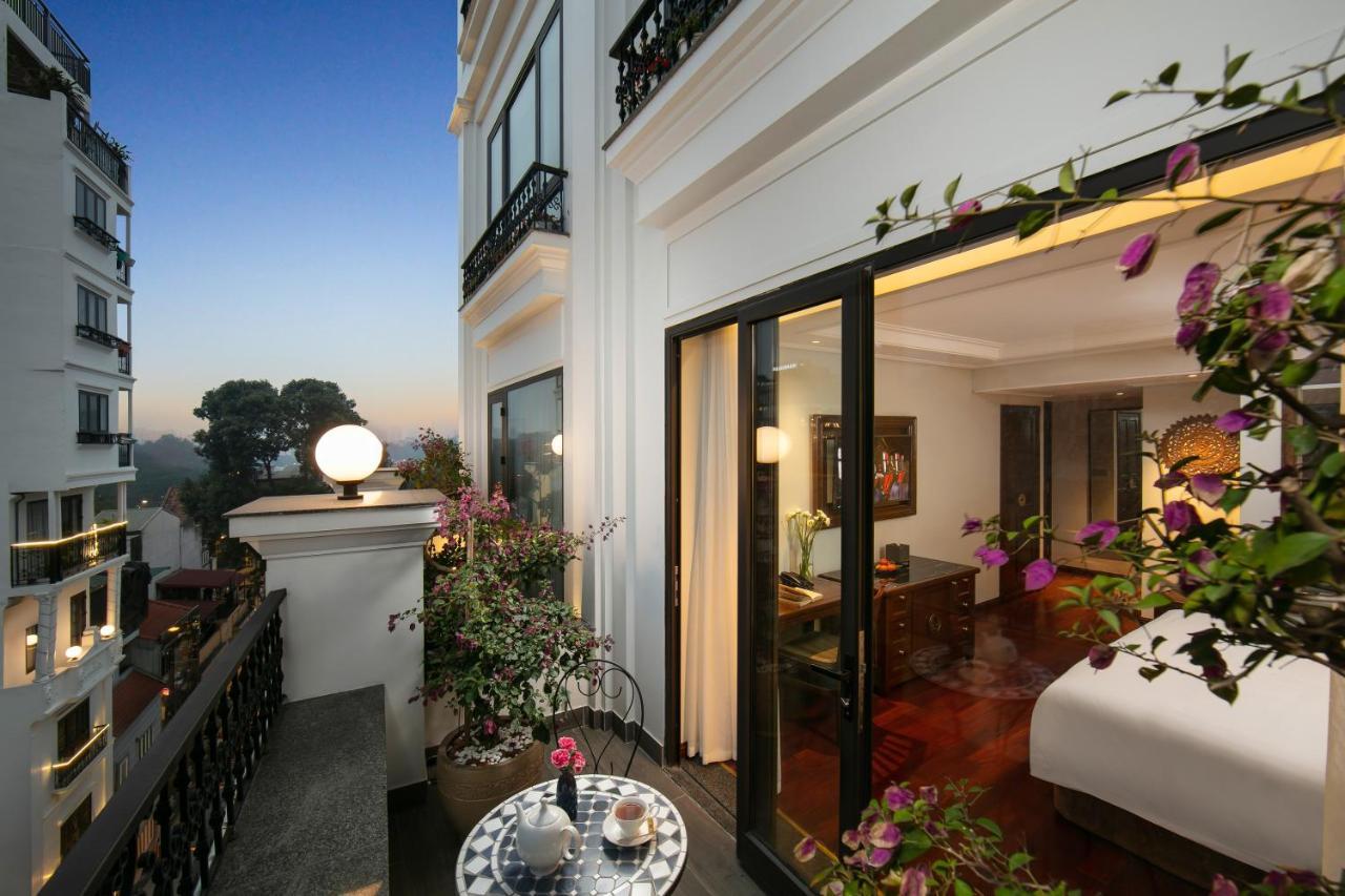 Executive Balcony Room