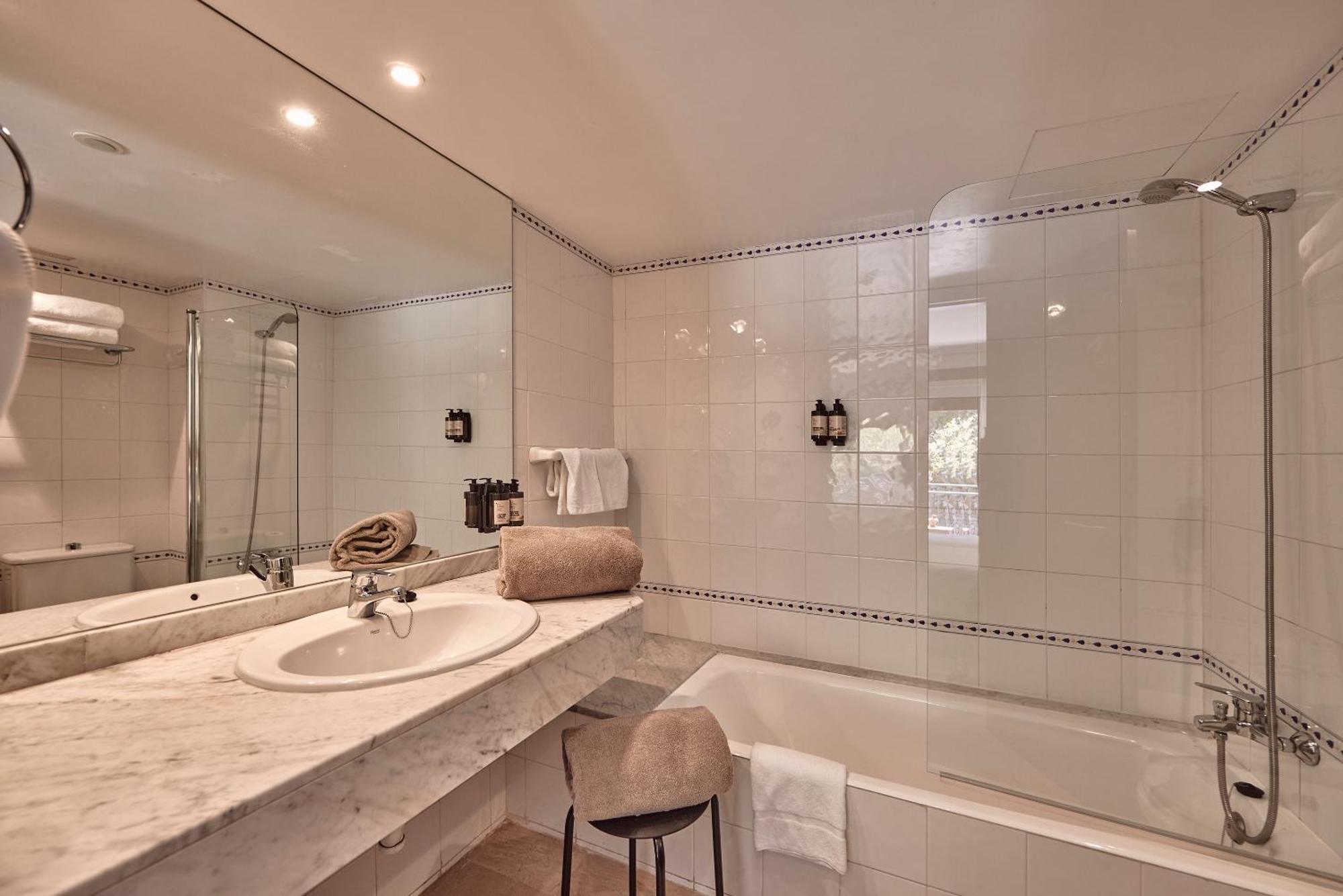 Twin Room - Spa Access Not Included,1654246045:JPEG