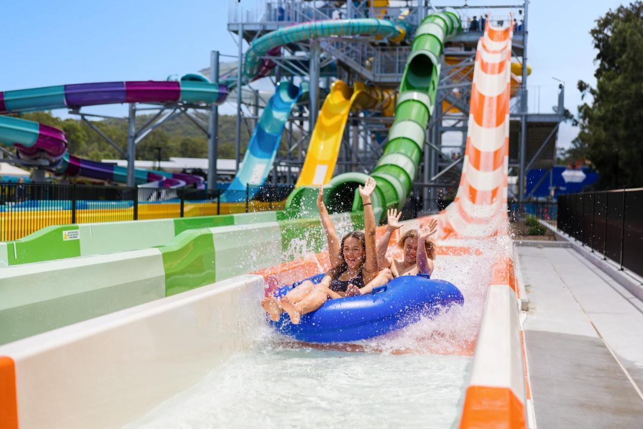 Premium Broadwater Suite + Entry to 3 Theme Parks