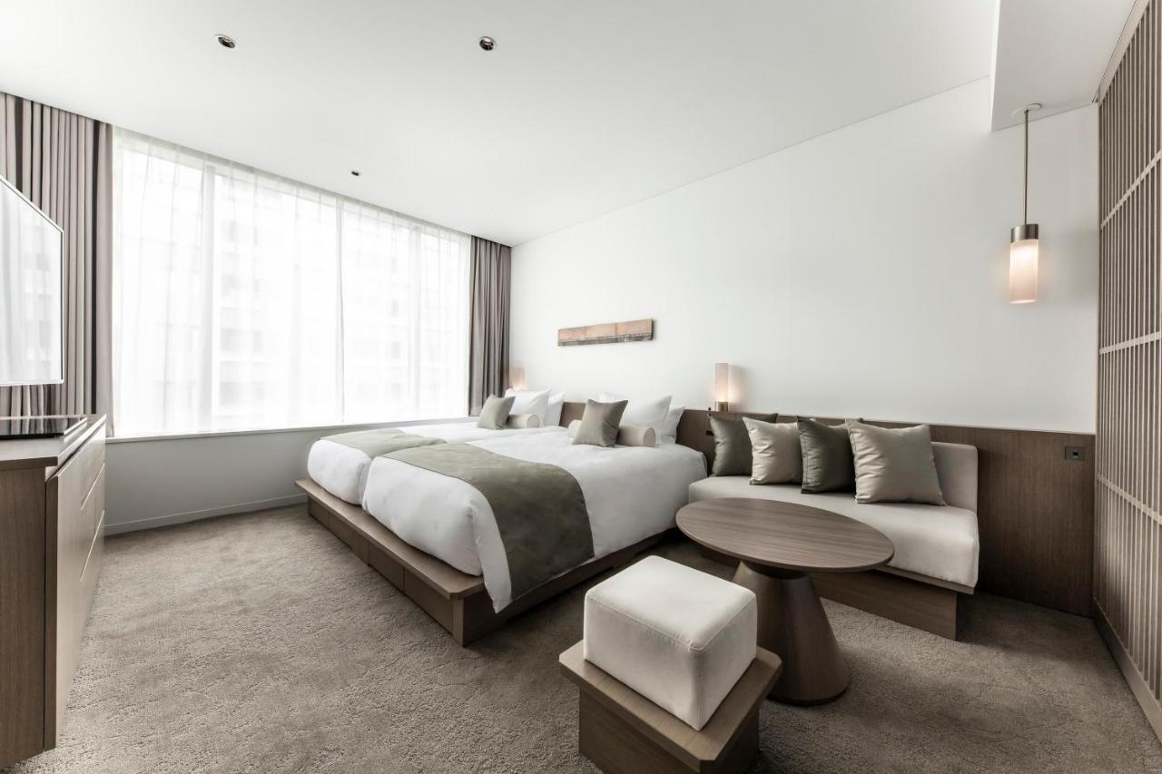 Superior Twin Room with Lounge Access - Non-Smoking